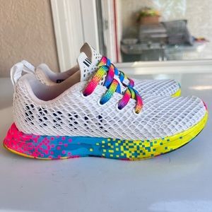 WHITE NEON GLITCH MESH RUNNER (WOMEN'S) size 5.5
